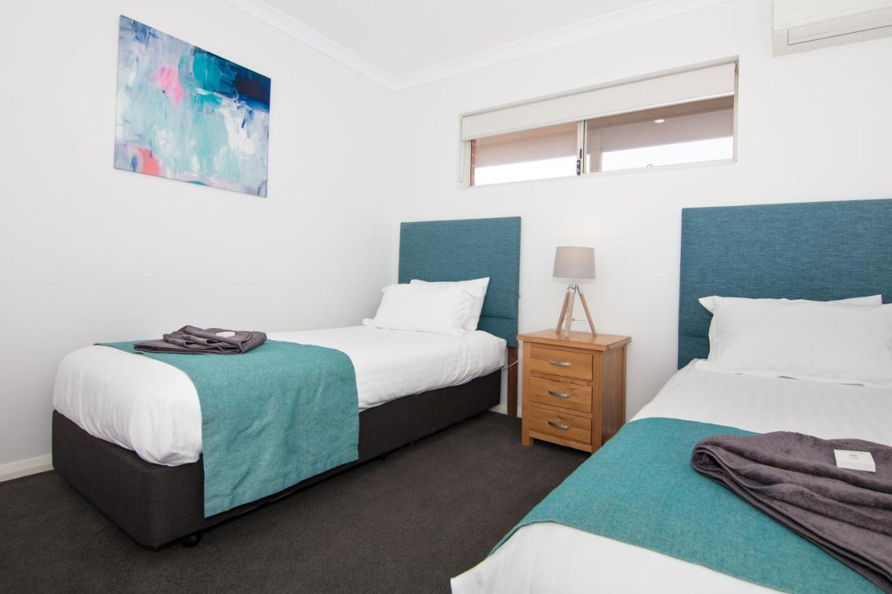 Jurien Bay Motel Apartments Exterior photo