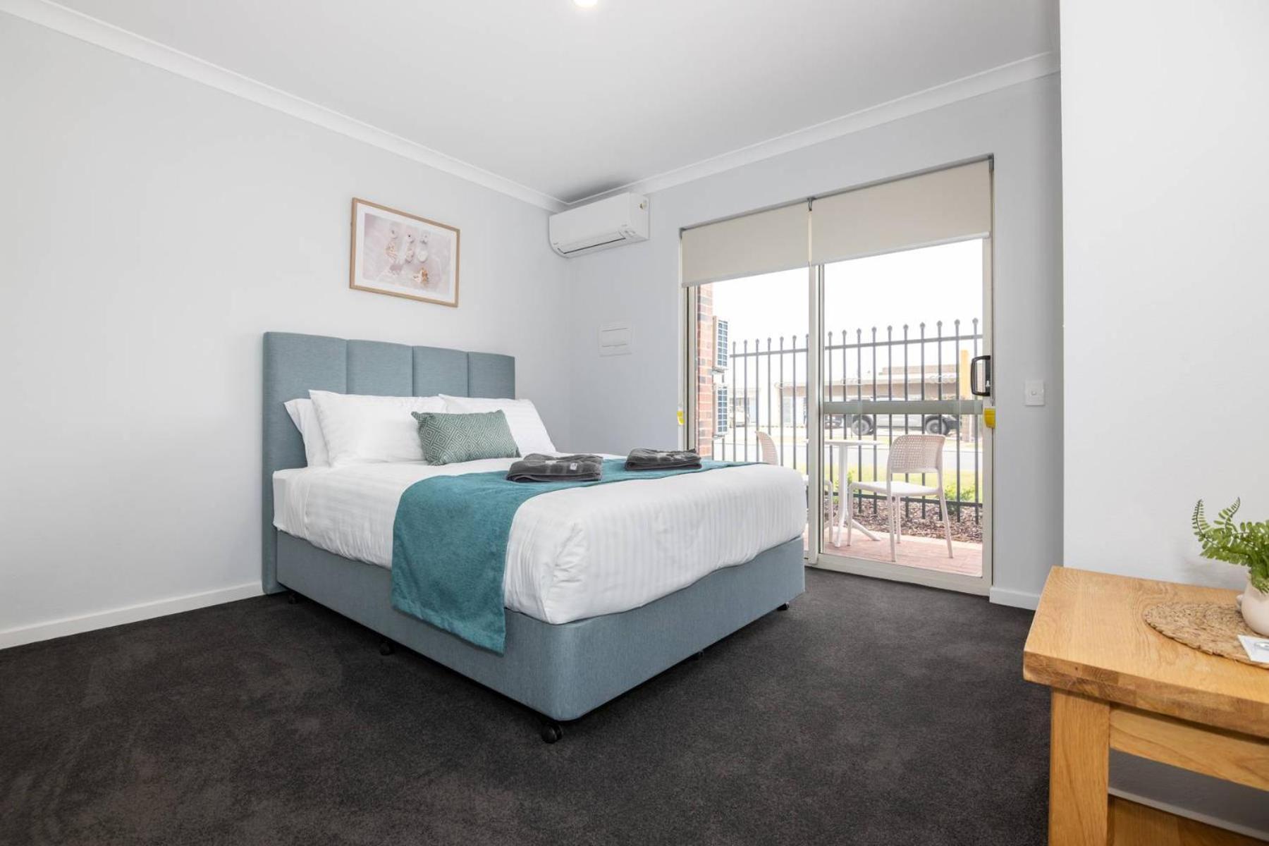 Jurien Bay Motel Apartments Exterior photo