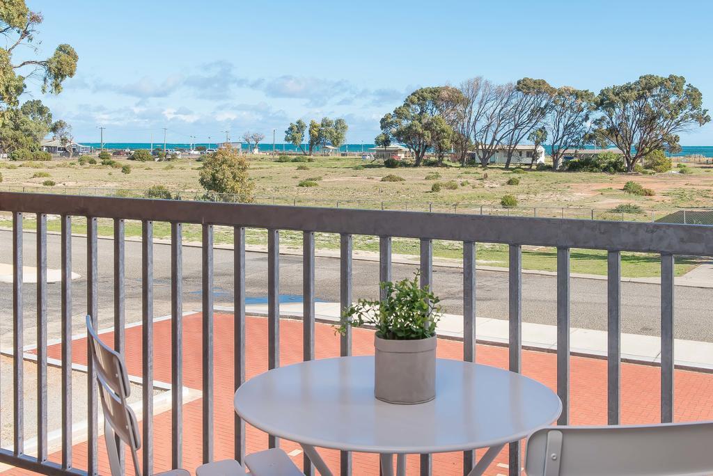 Jurien Bay Motel Apartments Exterior photo